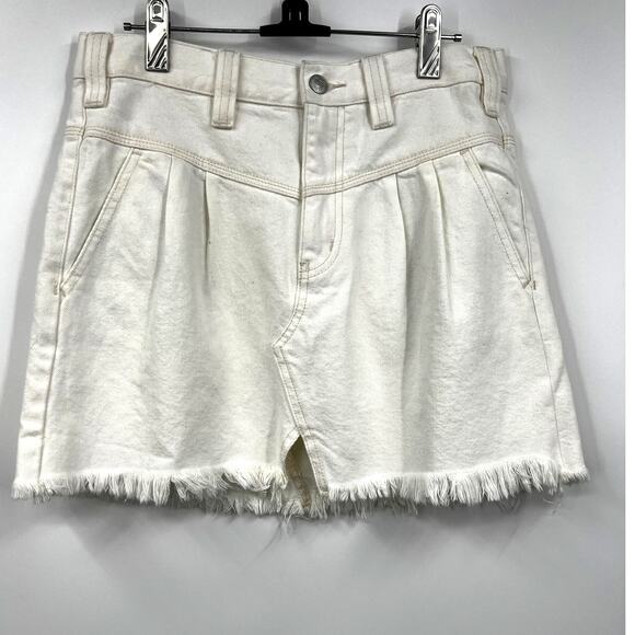 We The Free Free People Side Car White Denim Raw Hem Mini Skirt Size 26 - Picture 2 of 11